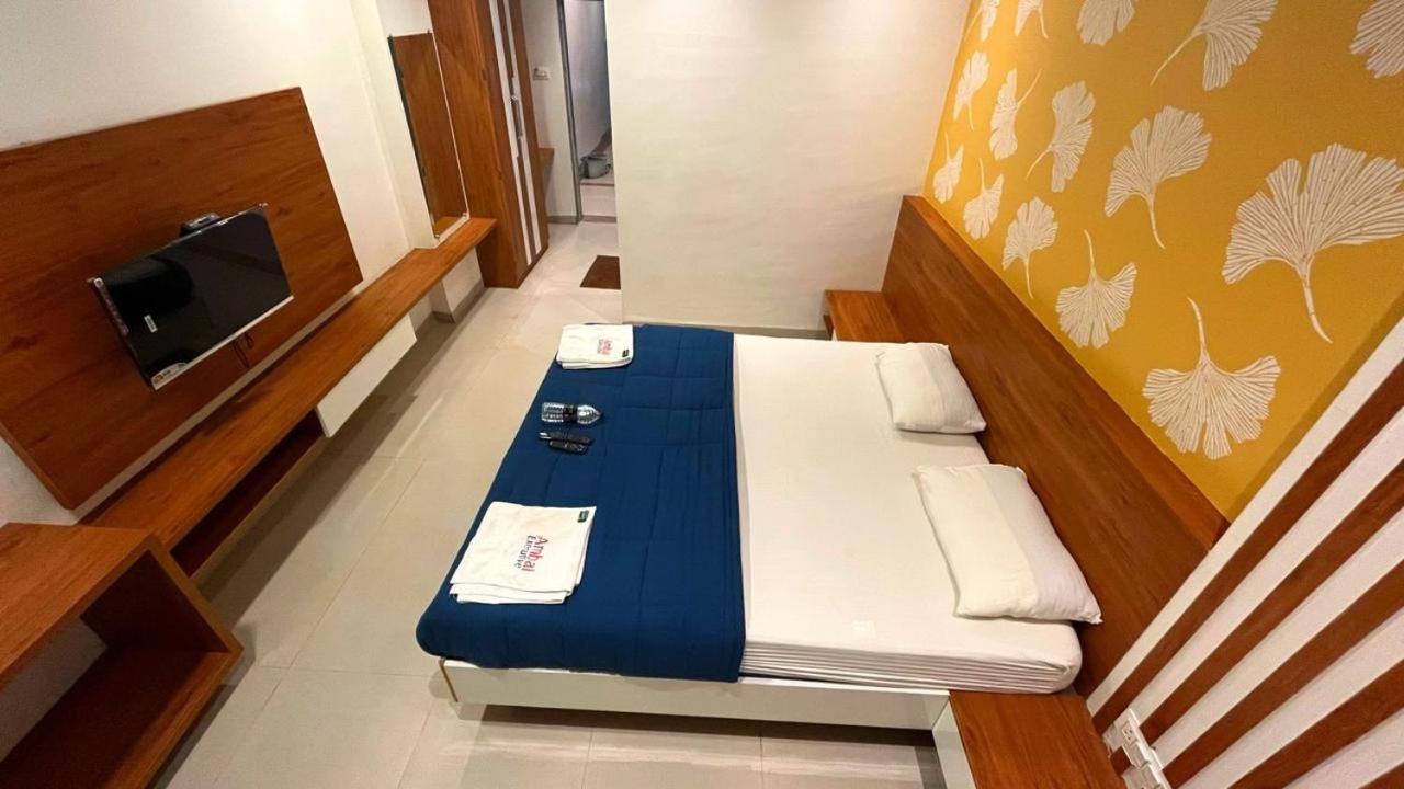 Hotel Ambai Executive Tuljapur Eksteriør bilde