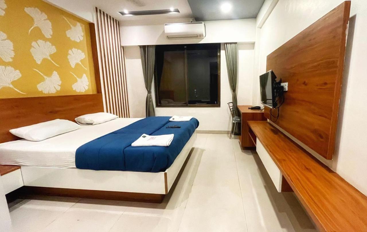 Hotel Ambai Executive Tuljapur Eksteriør bilde